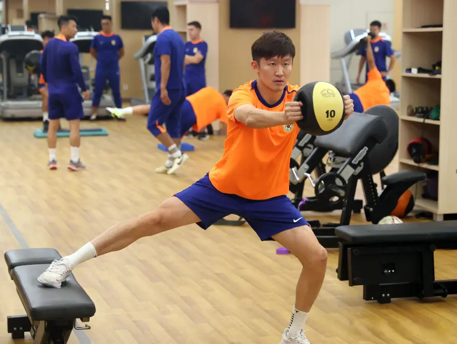 泰山队恢复训练，全力备战9月两个客场，3人因集训缺席合练