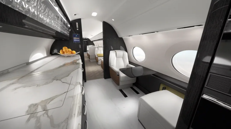 全球最远航程公务机：湾流 G800 首架交付