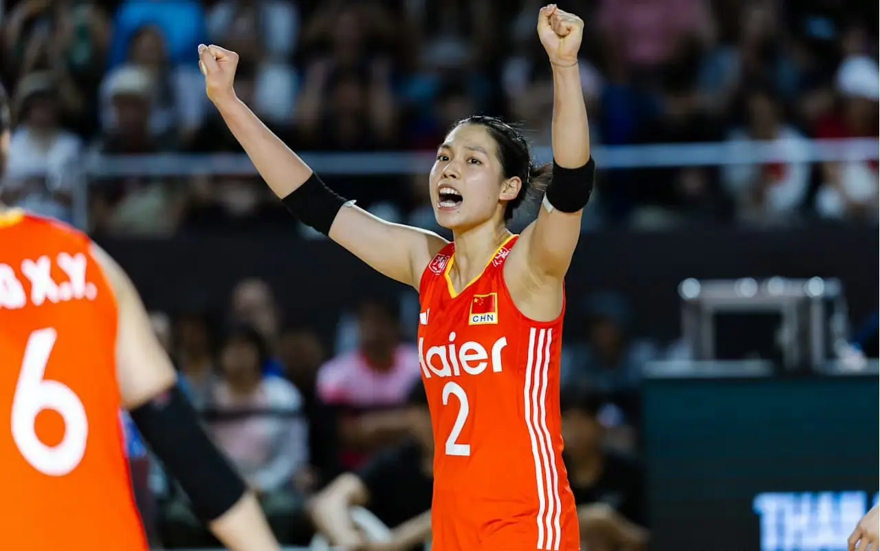 中国女排留洋迎喜讯！顶级俱乐部承认，两人确定加盟，一人洽谈中