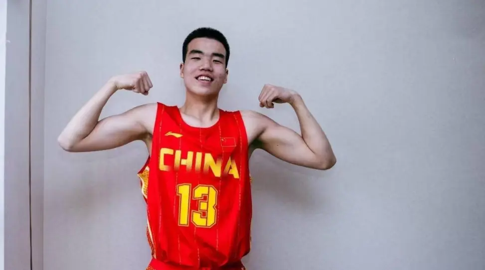 9投1中仅得3分？男篮锋线天才淘汰赛迷失：这样下去还能冲NBA吗？