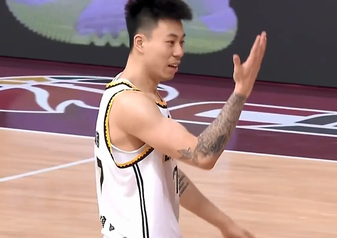 张镇麟为何要离开辽宁队？杨毅分析，道出了5个原因