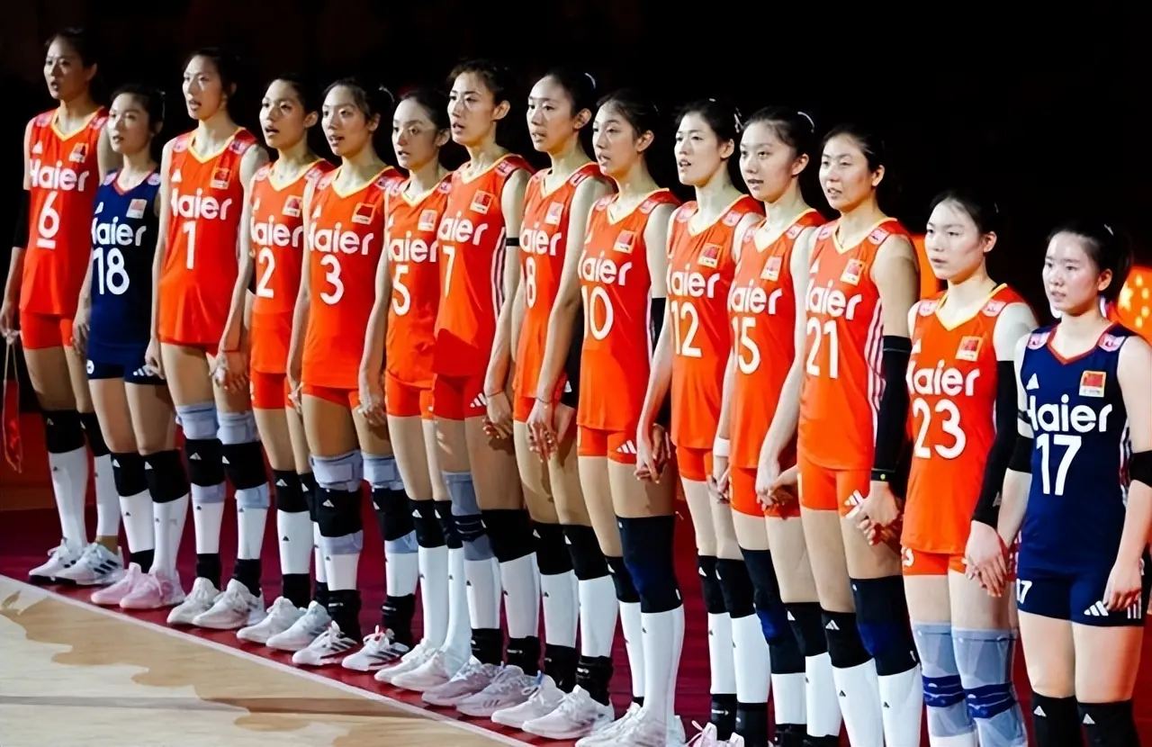 两连胜不失一局！世界第10强势领跑，中国女排3-0赢球只能排第二