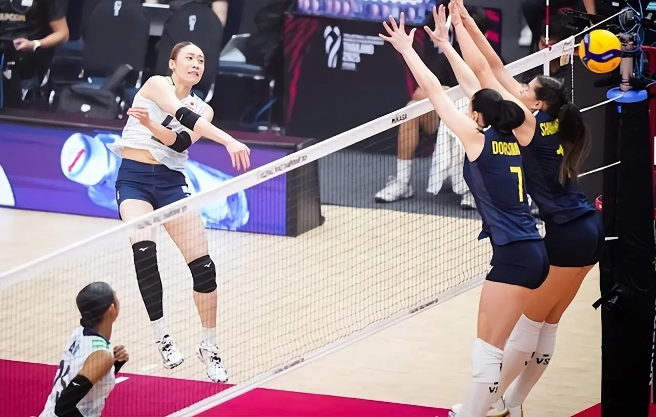 3-2！世界第4大逆转 先输两局后连扳三局 中国女排有望重回亚洲第1