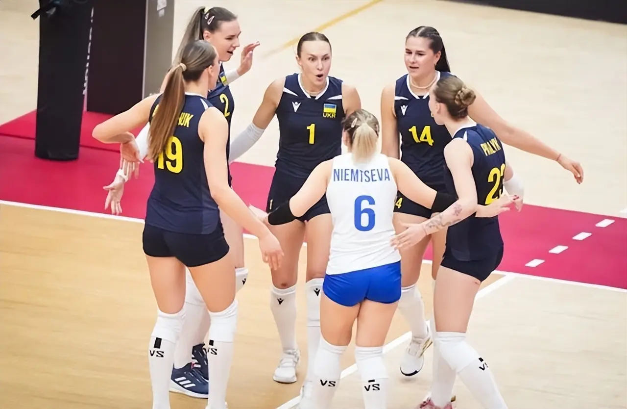 3-2！世界第4大逆转 先输两局后连扳三局 中国女排有望重回亚洲第1
