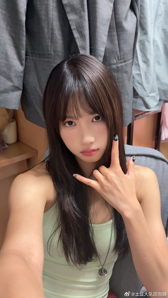 跳高冠军邵雨琪：我就是想漂亮，和吴艳妮都是有实力的漂亮女生