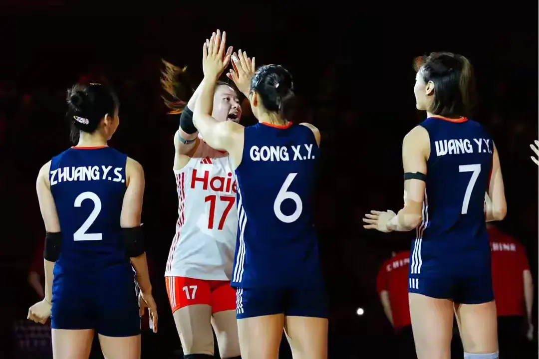 中国女排3-1哥伦比亚！球队评价:中规中矩，丢局不应该，唐欣满分