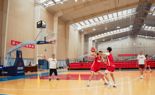 中国篮球之队：夏训第一周结束，张子宇因为高反还在适应