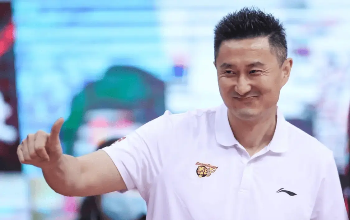 1个玻璃人让广东送出2个好苗子？有徐昕先例，他俩离队或求之不得