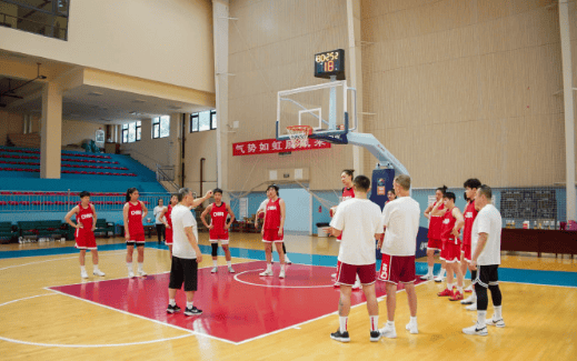 中国篮球之队：夏训第一周结束，张子宇因为高反还在适应