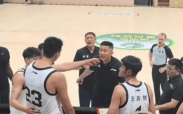 1个玻璃人让广东送出2个好苗子？有徐昕先例，他俩离队或求之不得