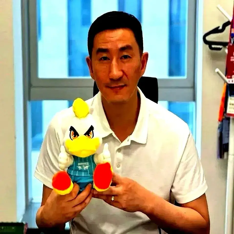 我大胆预测一下 首钢交易赵睿的球员不是范子铭 而是陈盈骏 原因3点