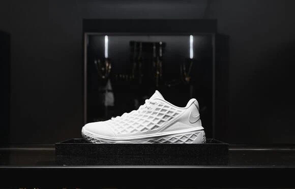 全新科比球鞋！NIKE ”KOBE 3 Protro Low” 设计细节曝光
