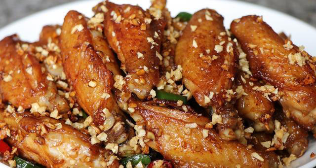 蒜香鸡翅，家的味道，味蕾的盛宴