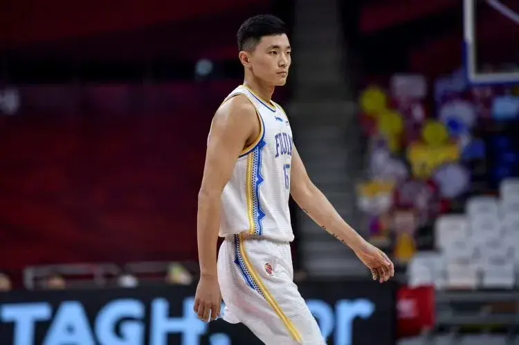 山东男篮签下陈林坚，转会费应该不少，从能力上来看非常符合需求