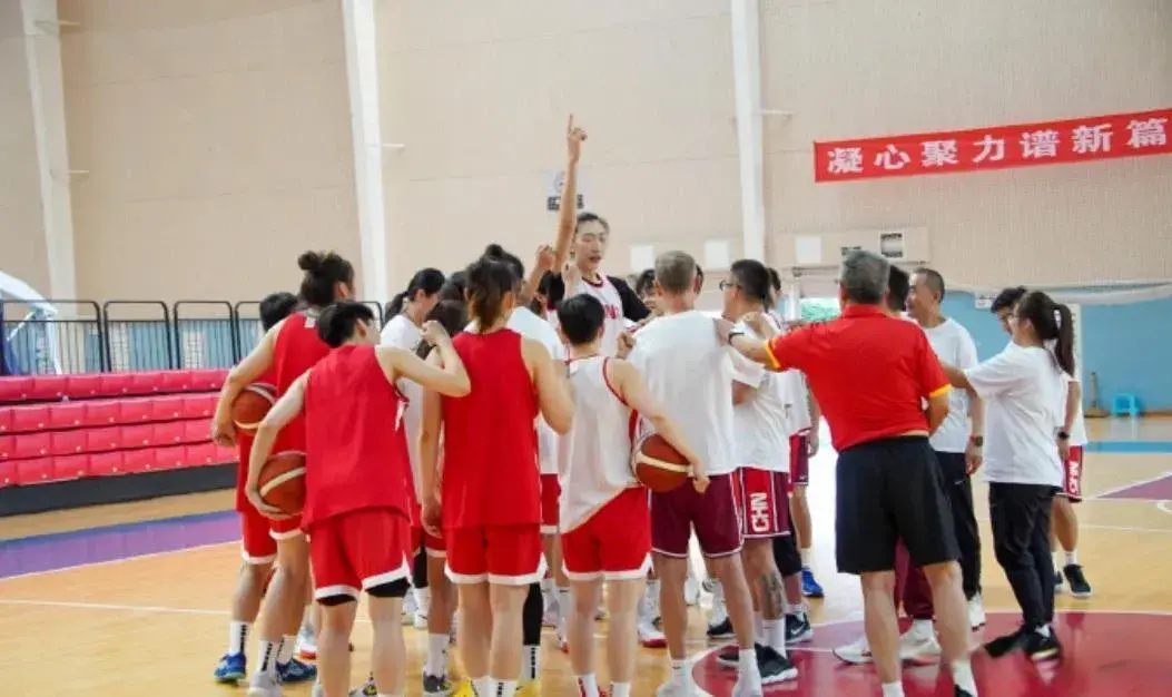 女篮集训总结，2名球缺1周，张子宇高原反应大，特设6点特殊方案