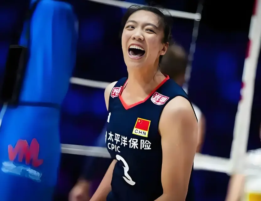 厉害！中国女排21岁小将成为奇兵，打出了“王牌替补”风采