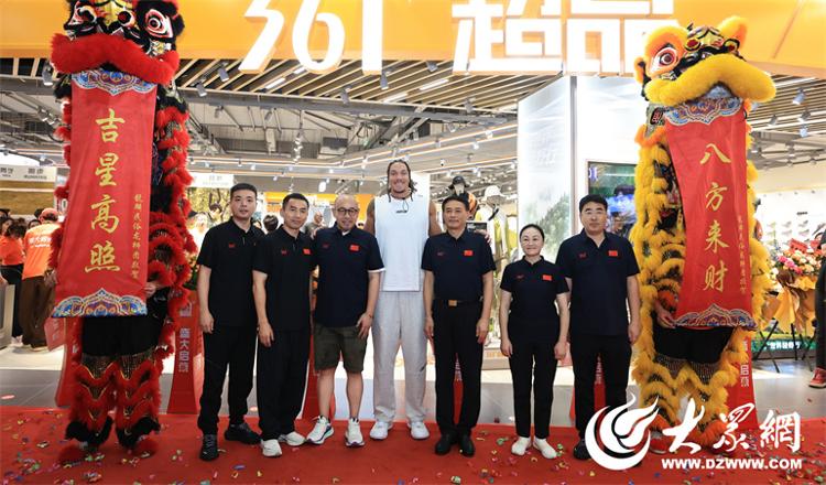 361°德州超品一店开业 NBA球星阿隆・戈登亲临剪彩
