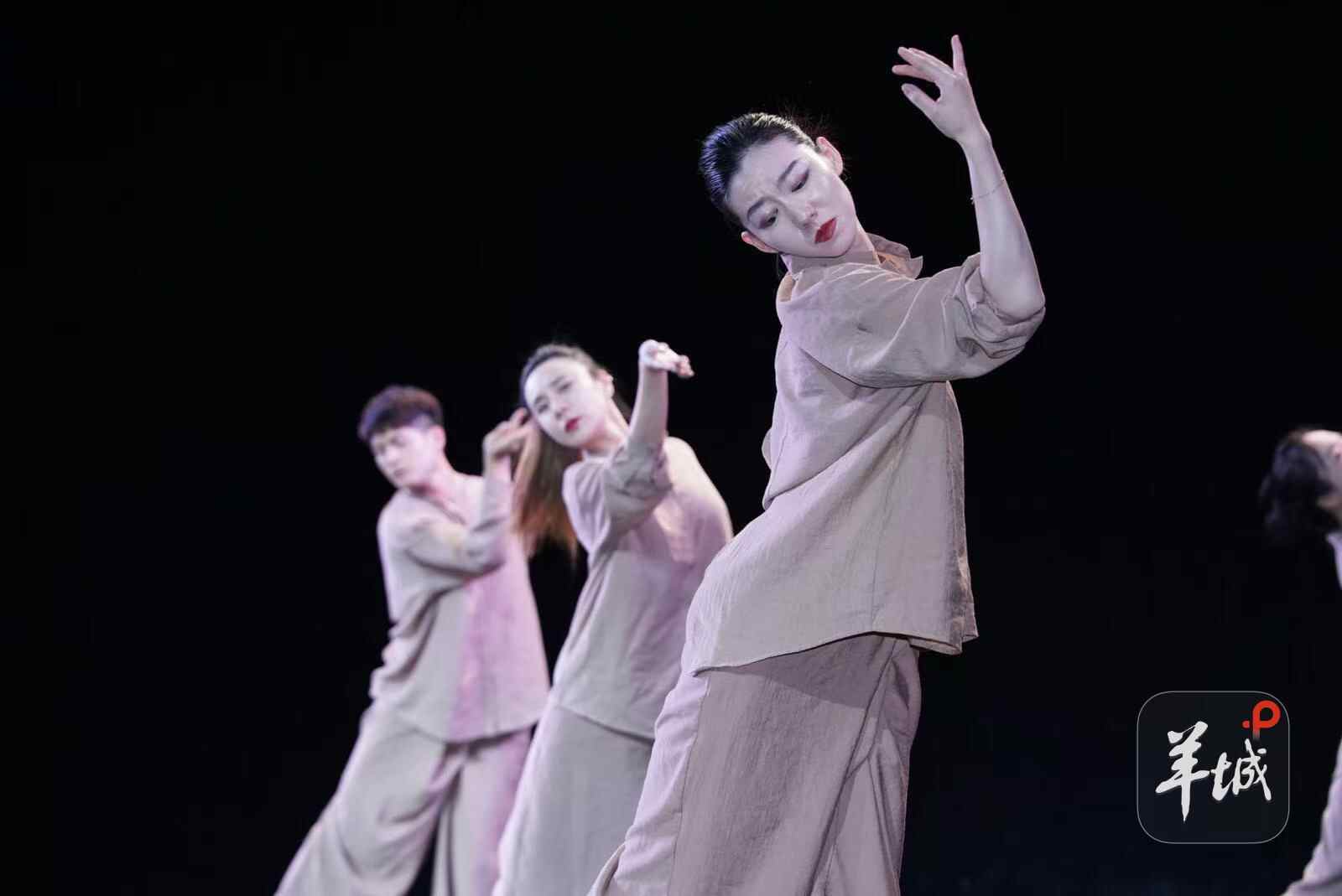 �ഴ����Ļ���㶫45��Ⱥ�������赸�ഴ�Ǹ��١���硱