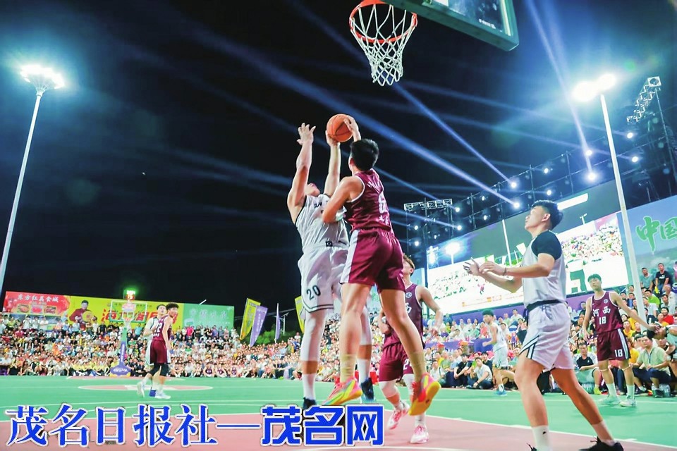 决赛哨响 迎篮而上