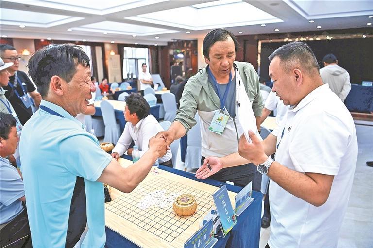 传统与现代交织 竞技与友谊共舞