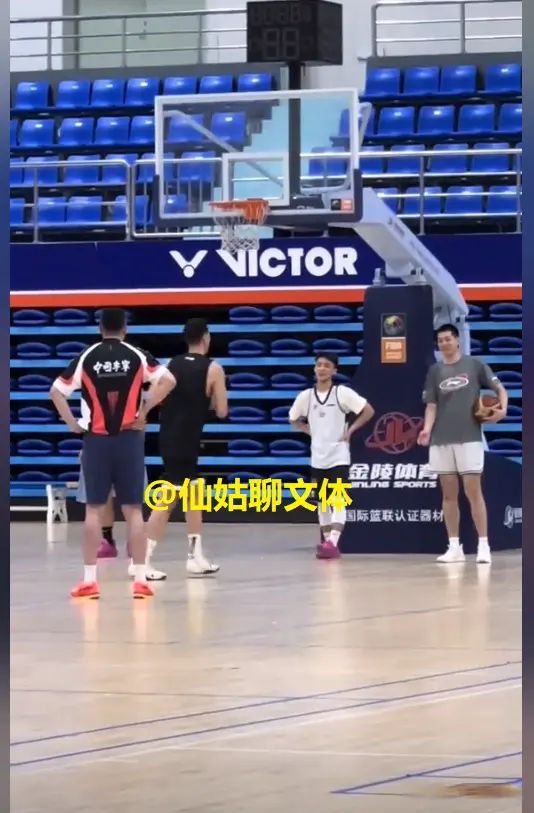 广东队在海口踩场训练，徐杰现身，彰华非缺席，胡明轩没来