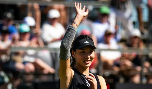 中国首胜！王欣瑜2-1打崩对手，逆转晋级美网64强，一战狂揽110万