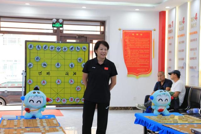 象棋大师张梅“惊喜现身”七台河助力体彩民间棋王争霸赛“火出圈”