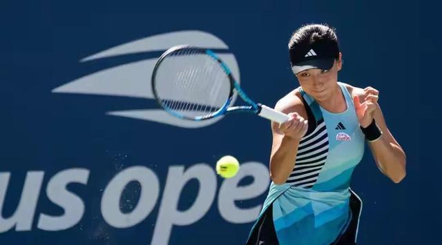 中国首胜！王欣瑜2-1打崩对手，逆转晋级美网64强，一战狂揽110万
