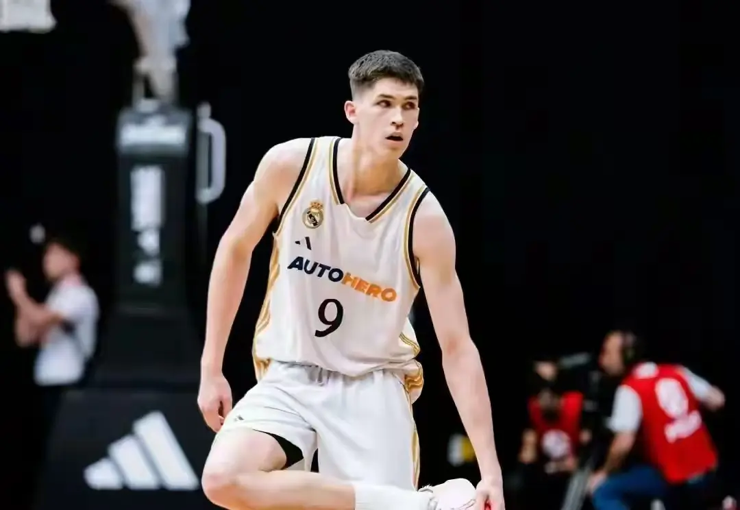 新赛季还未开打，4队已经摆烂！26届状元大热有多强？U19斩获MVP