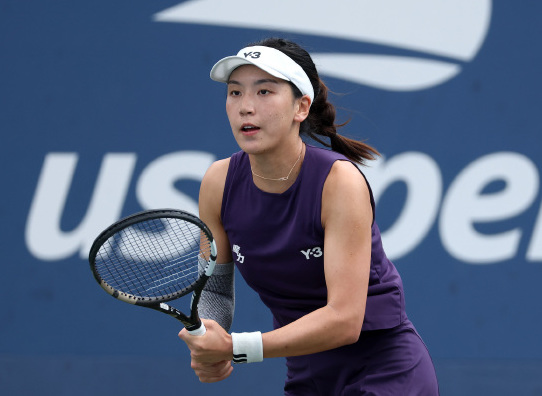 午报丨小布首秀出局王美人成独苗，美网首现决胜盘抢十，11金花战女双