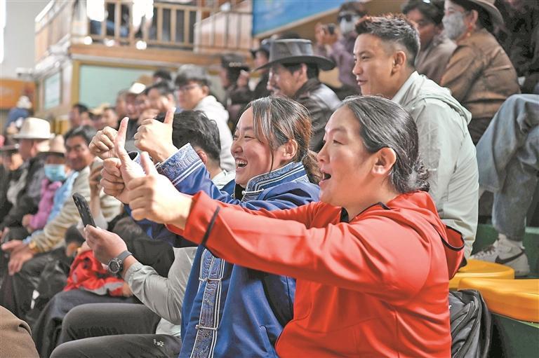 传统与现代交织 竞技与友谊共舞