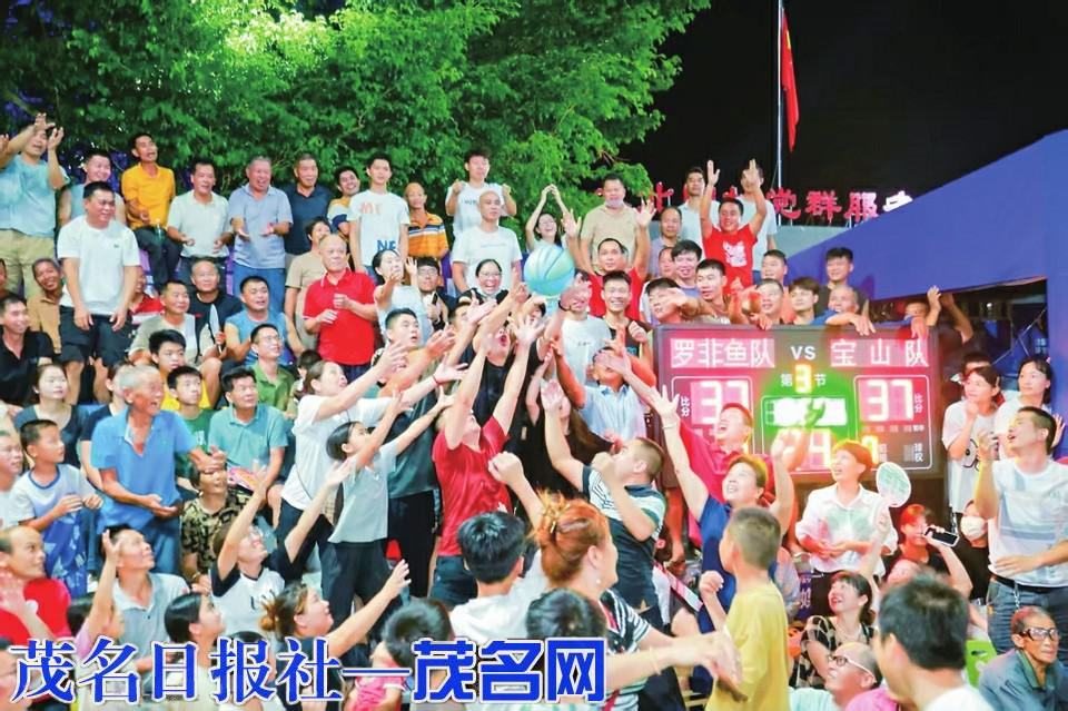 决赛哨响 迎篮而上