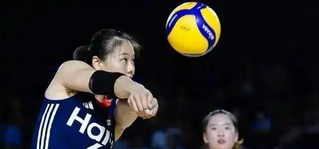 女排世锦赛：力挽狂澜，中国女排笑傲多米尼加