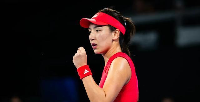 中国首胜！王欣瑜2-1打崩对手，逆转晋级美网64强，一战狂揽110万