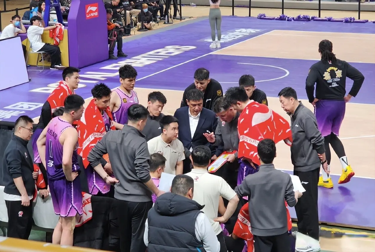 CBA最新消息！广东签约萨林杰，焦泊乔去向成疑，崔永熙专注训练