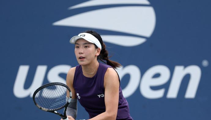 大逆转！2-1，王欣瑜击败美国选手，中国金花避免全部“一轮游”