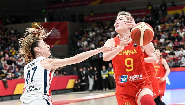 中国女篮“第1球星”李梦：税后到手500万年薪，税前能够有多少？