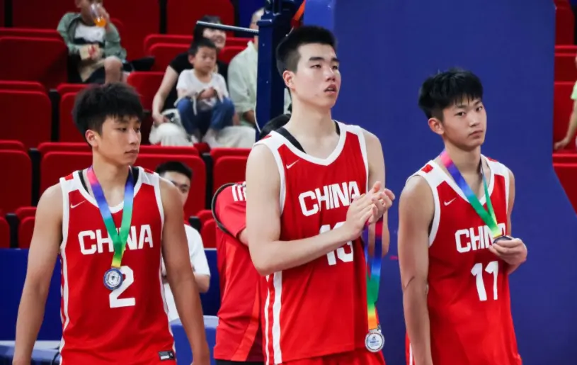 94比84逆转日本夺冠！男篮终于硬气一回：U16中国队全胜登顶！