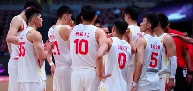 王俊杰是这个赛季的励志代表，从边缘球员到中国男篮主力首发球员