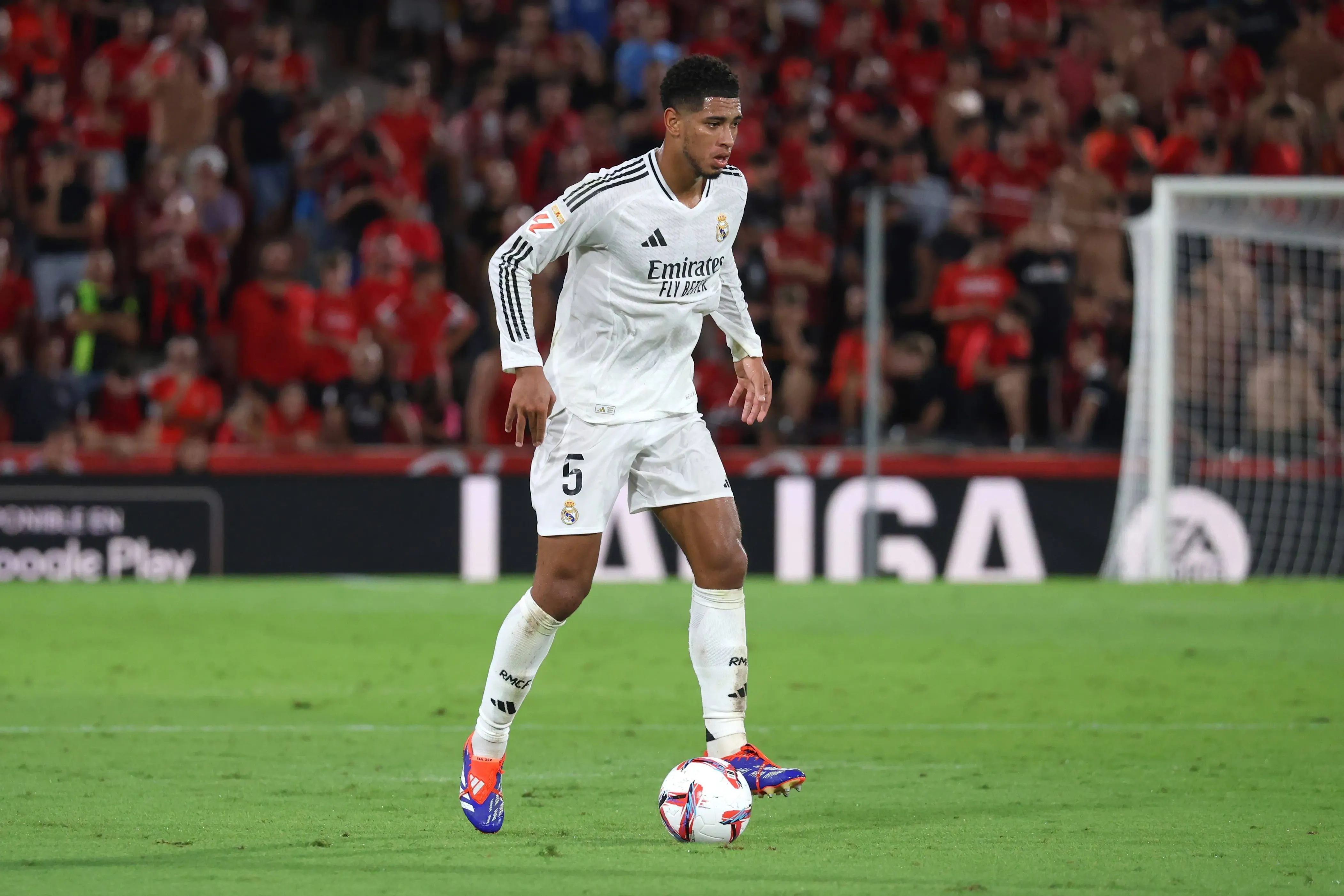 巴萨升至第三！FIFA俱乐部排行更新，利物浦跌出前五，皇马在列