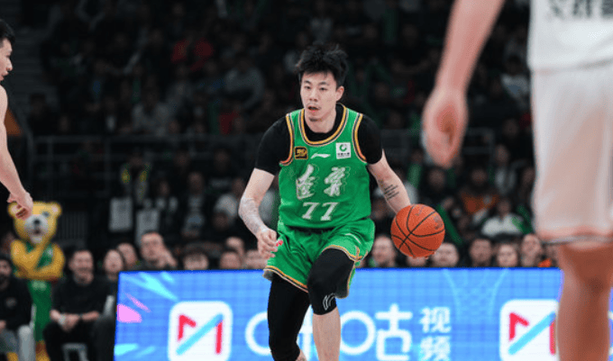张镇麟与上海的羁绊：其父张岩当年也是从辽宁队转投上海队