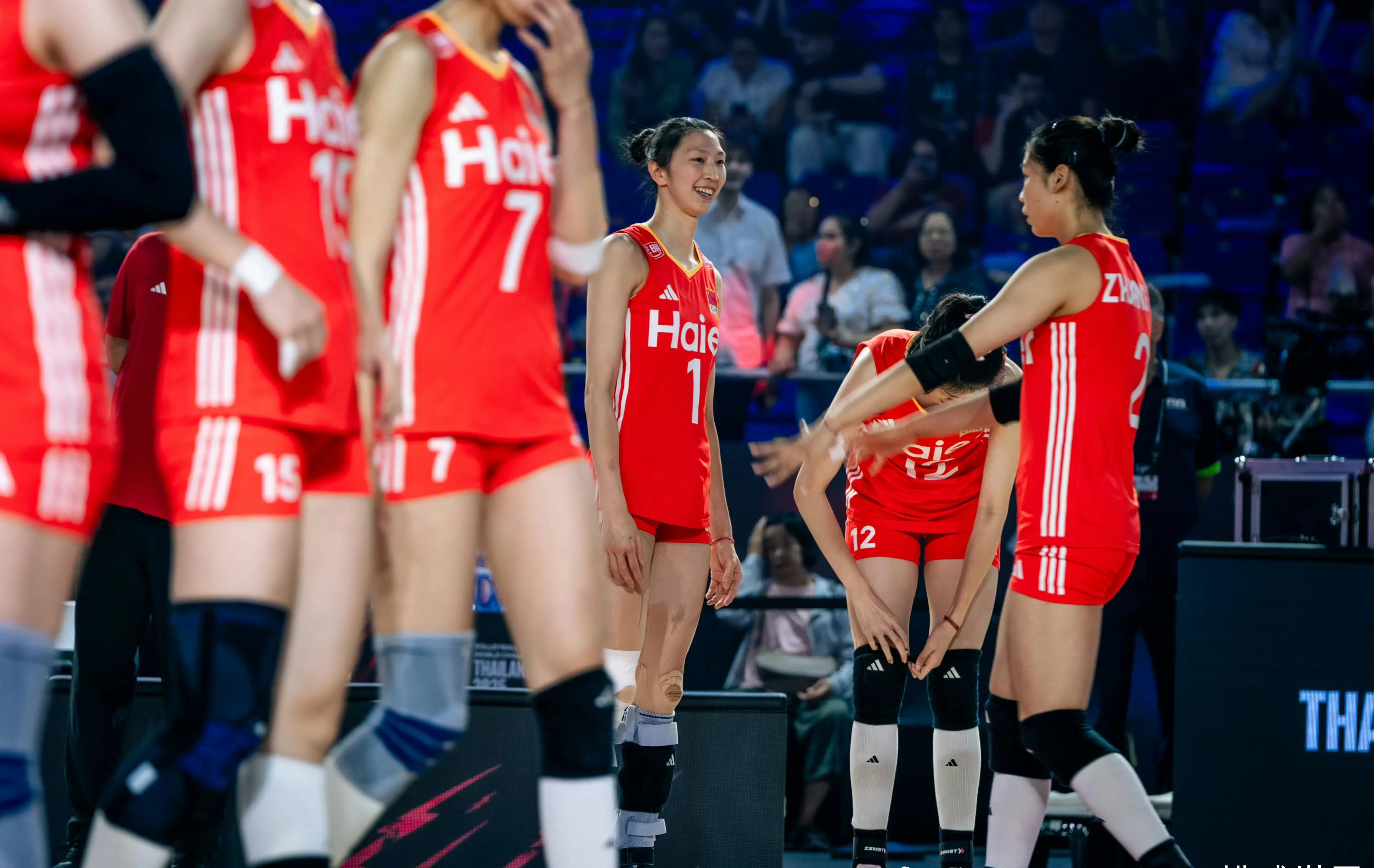 25：15！中国女排打崩多米尼加，吴梦洁首发7分，庄宇珊15中3
