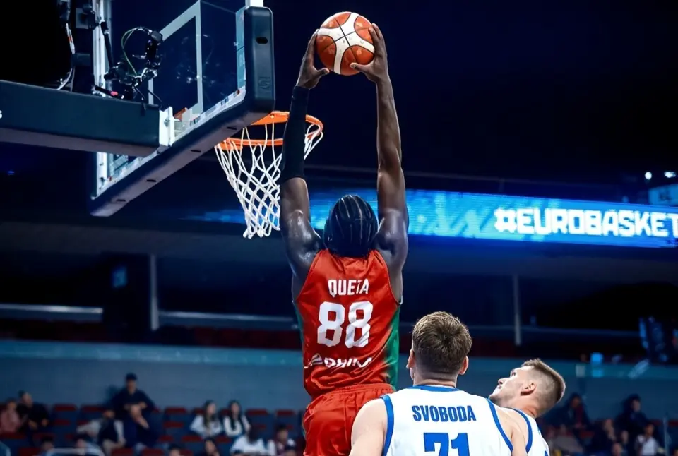 欧锦赛首战打出统治级表现，凯尔特人内线悍将的能力被低估了？