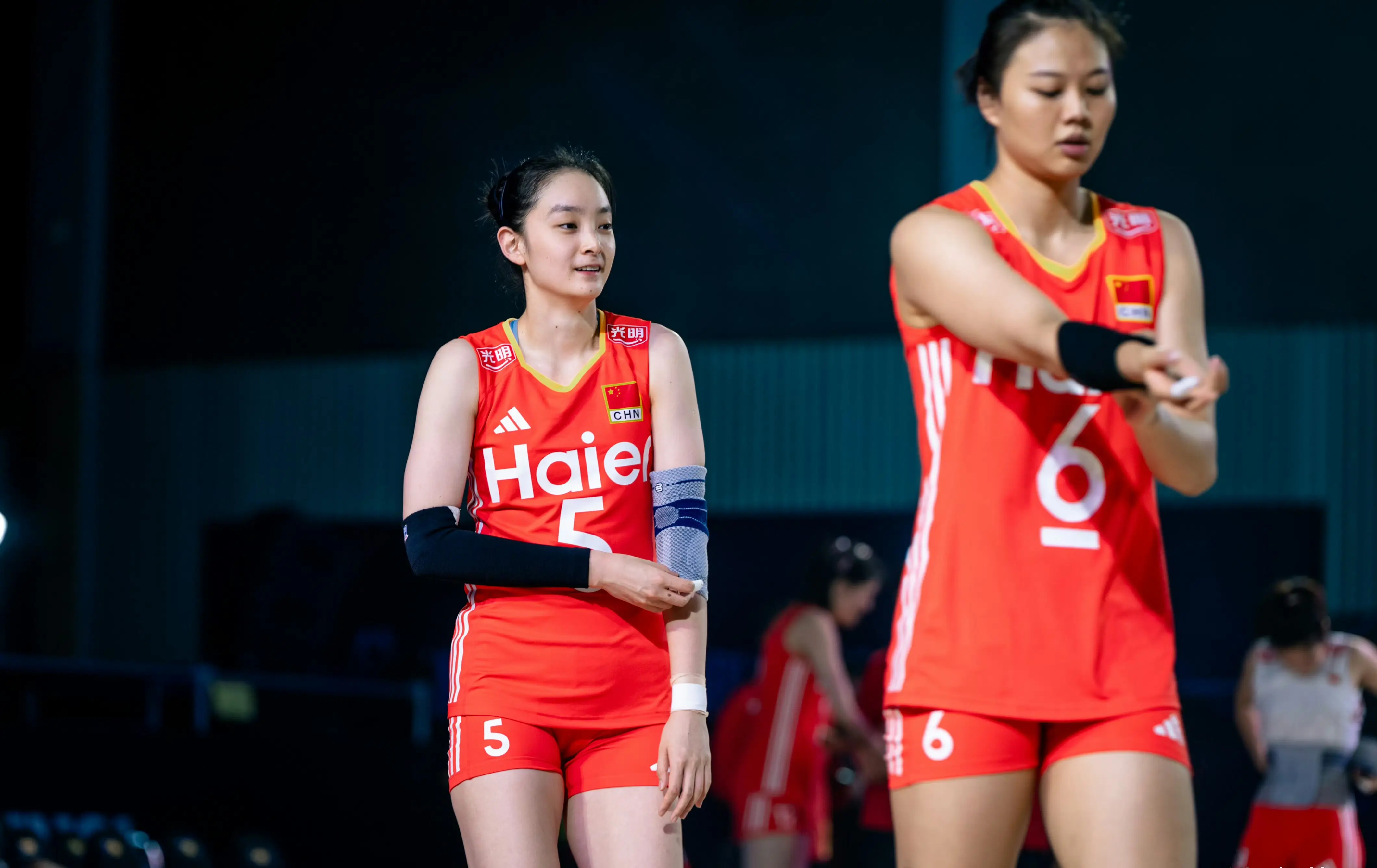 25：15！中国女排打崩多米尼加，吴梦洁首发7分，庄宇珊15中3