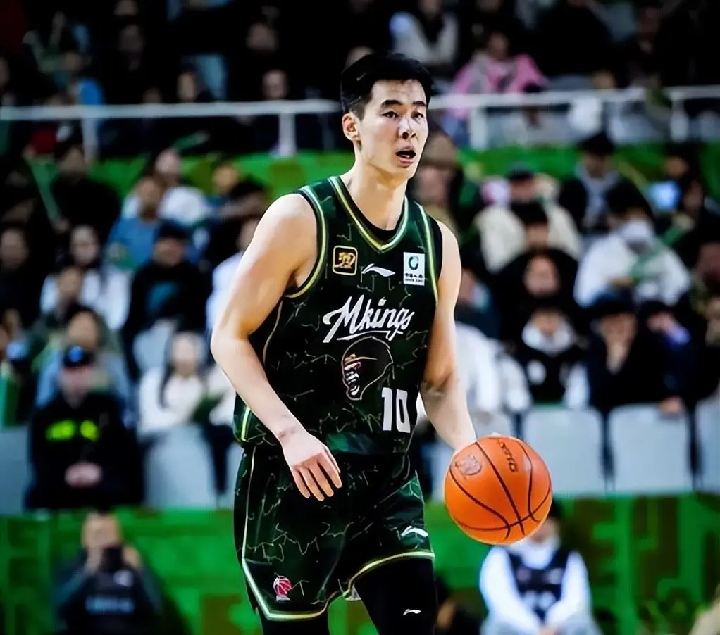 杨瀚森的NBA第一课：金钱，美女和自制力；其实CBA更需要