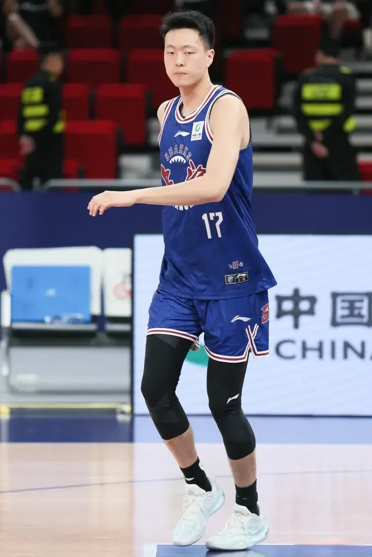 首钢队第一笔签约曝光，广东宏远俱乐部聘任王怀玉担任主教练