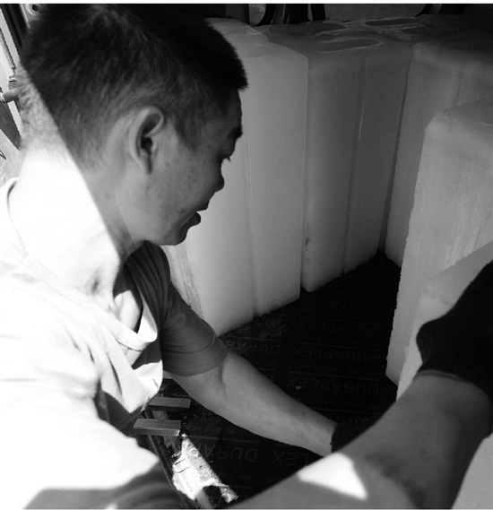 冻玫瑰、冻抽奖球……“定制冰块”今夏走红