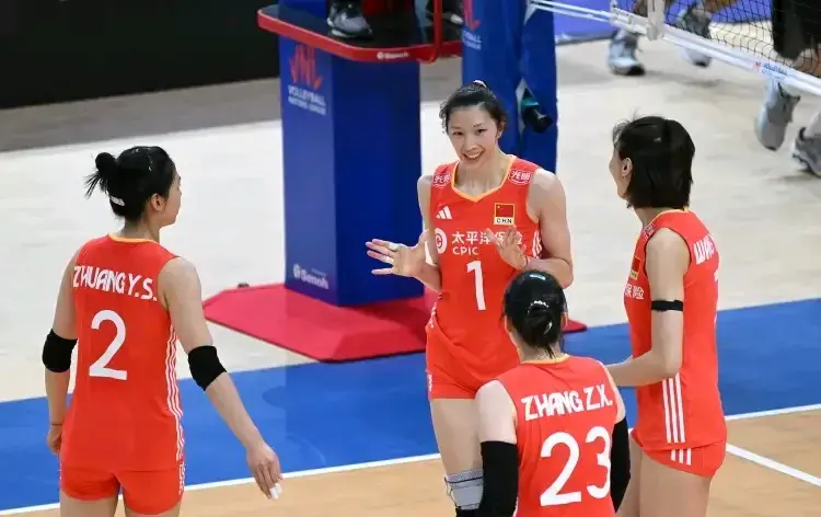 云端扣杀！吴梦洁真强 扣球经常打超手！