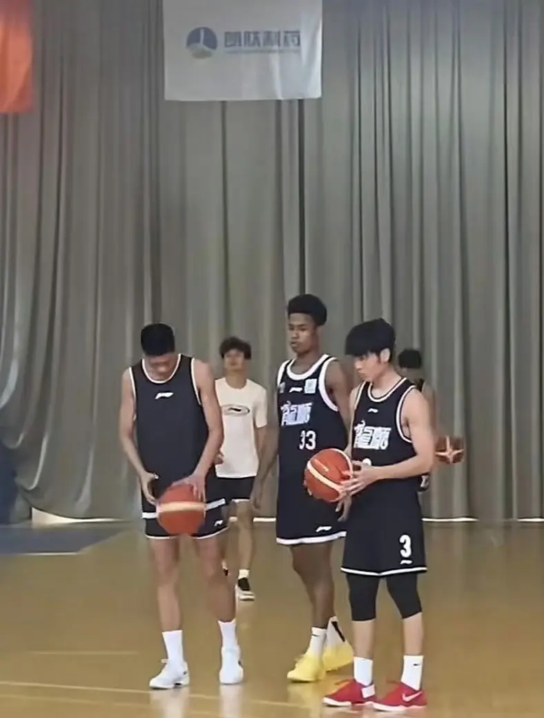广东男篮与广州男篮交易进展顺利，球员开始试训，诚意确实很足