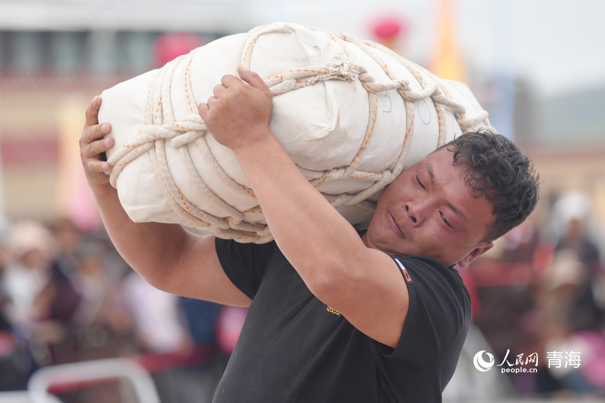 一场民族体育的盛会 一次民族团结的欢聚